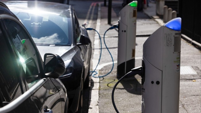UK Climate Watchdog: Consumers Must Drive One-Third of Emission Reductions UK Climate Watchdog: Consumers Must Drive One-Third of Emission Reductions